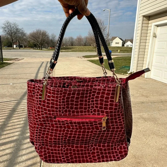 Faux Crocodile Leather Embossed Bag - Picture 10 of 13